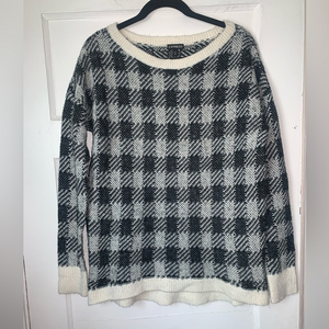 Express cream and black Buffalo plaid wool sweater size‎ medium